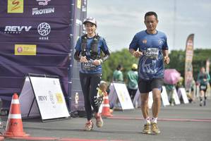 BIB: 0704, 0134
                            <button type="button" onclick="openModal(4945194)" class="btn btn-primary btn-sm float-right btn-popup" data-toggle="modal" data-target=".modal-high-quality">
                        <i class="fas fa-shopping-cart"></i> Add to Cart
                    </button>
                                            <button type="button" onclick="isThisMe(4945194, true)" class="btn btn-success btn-sm float-right btn-popup btn-isme hidden" data-toggle="tooltip" data-placement="bottom" title="นี่คือรูปของคุณใช่ไหม คลิกที่นี่เพื่อเอาเข้าอัลบั้ม">
                        <i class="fas fa-plus"></i> Add to album
                    </button>
                    <button type="button" onclick="isThisMe(4945194, false)" class="btn btn-warning btn-sm float-right btn-popup btn-isnotme hidden">
                        <i class="fas fa-ban"></i> Remove from album
                    </button>